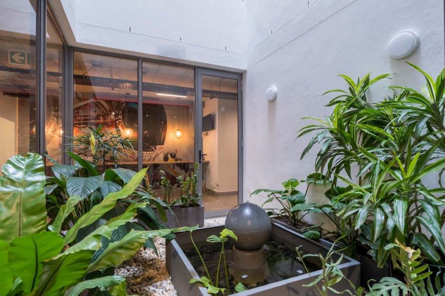 1 Bedroom Property for Sale in Sea Point Western Cape